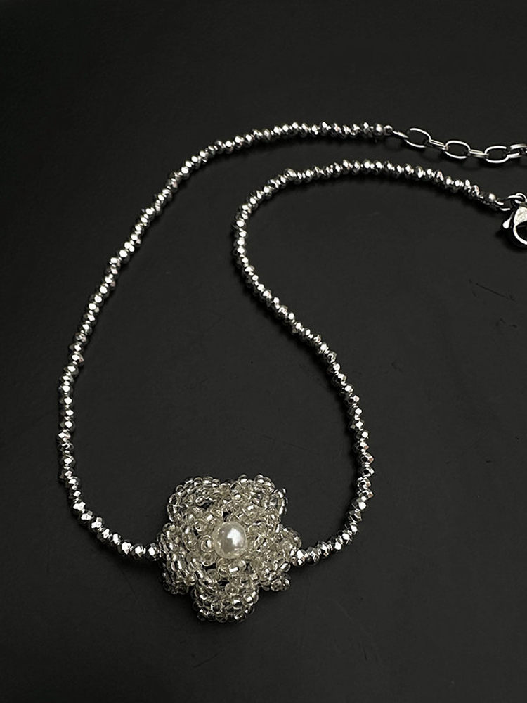 Handmade Woven Flower Necklace for Women, Light Luxury Silver Clavicle Chain, Versatile Floral Accessory, Perfect for Elegant Style Handmade Woven Flower Necklace for Women, Light Luxury Silver Clavicle Chain, Versatile Floral Accessory, Perfect for Elegant Style