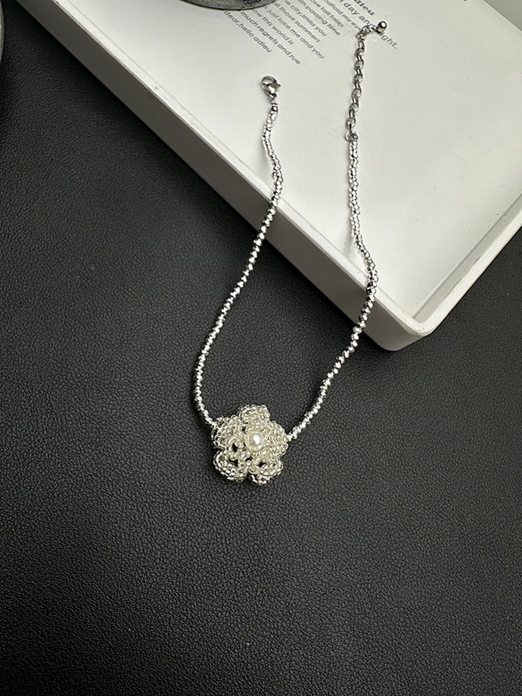 Handmade Woven Flower Necklace for Women, Light Luxury Silver Clavicle Chain, Versatile Floral Accessory, Perfect for Elegant Style Handmade Woven Flower Necklace for Women, Light Luxury Silver Clavicle Chain, Versatile Floral Accessory, Perfect for Elegant Style