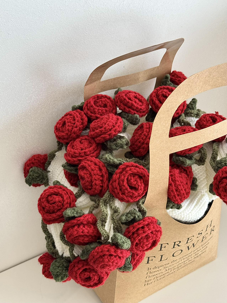Handmade Woven Rose Bouquet Blanket - Cozy Office Nap Throw, Perfect Gift for Best Friend, Elegant Gift Box Included Handmade Woven Rose Bouquet Blanket - Cozy Office Nap Throw, Perfect Gift for Best Friend, Elegant Gift Box Included