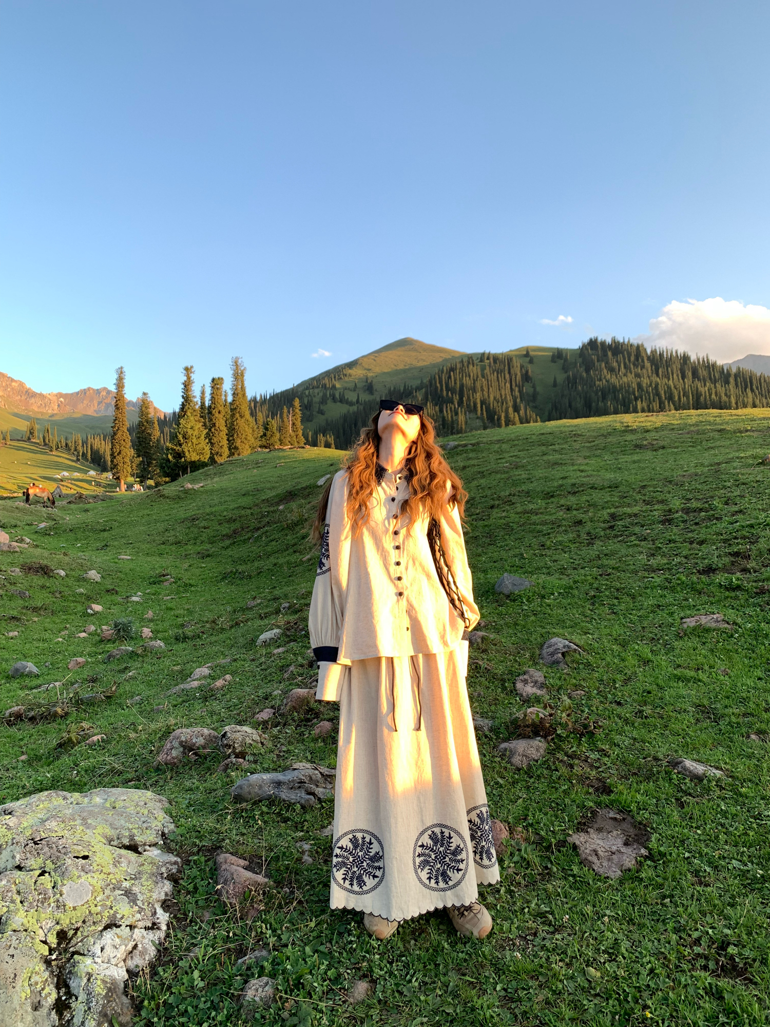 Heavy-Duty Embroidered Top and Skirt Set - Loose Fit, 80% Ramie, Vintage-Inspired, Elegant Dublin Mist Style Heavy-Duty Embroidered Top and Skirt Set - Loose Fit, 80% Ramie, Vintage-Inspired, Elegant Dublin Mist Style