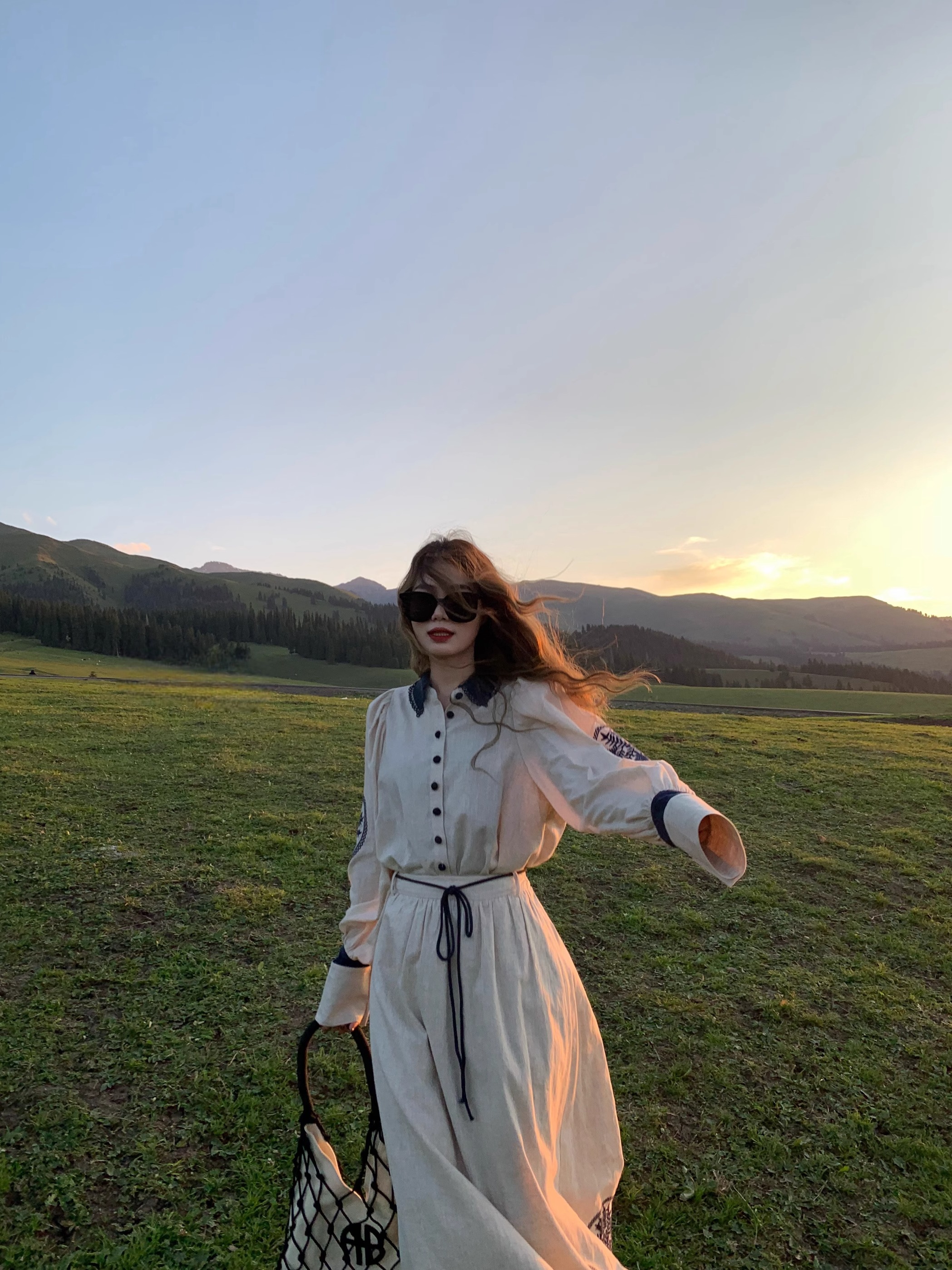 Heavy-Duty Embroidered Top and Skirt Set - Loose Fit, 80% Ramie, Vintage-Inspired, Elegant Dublin Mist Style Heavy-Duty Embroidered Top and Skirt Set - Loose Fit, 80% Ramie, Vintage-Inspired, Elegant Dublin Mist Style