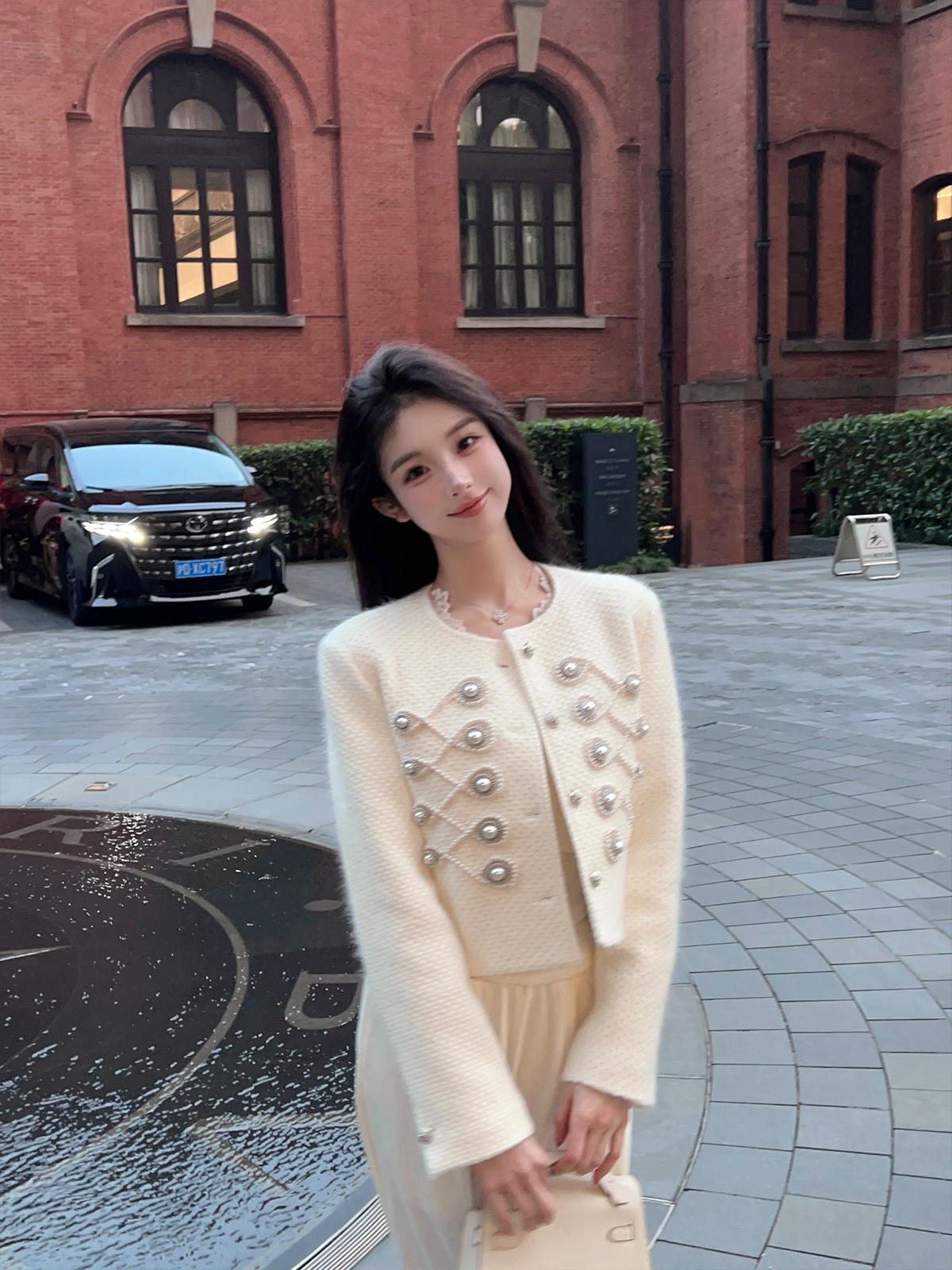 Heavy Embroidery White Woolen Coat - Women's Short Down Liner Overcoat for Winter Fashion, Cozy Chic Style Heavy Embroidery White Woolen Coat - Women's Short Down Liner Overcoat for Winter Fashion, Cozy Chic Style