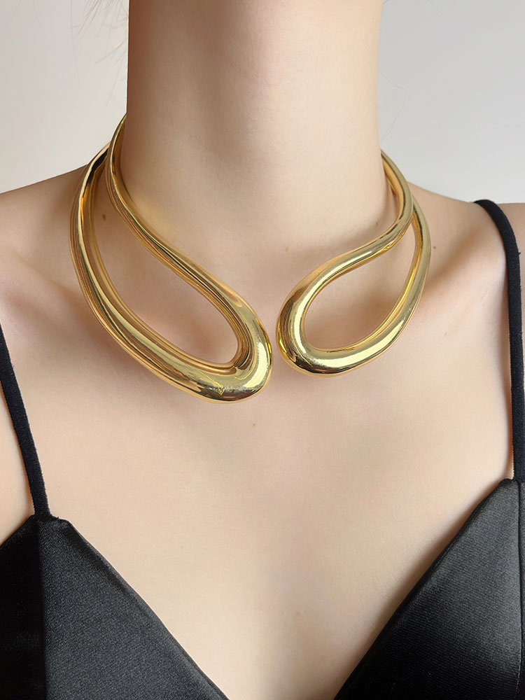 Heavy Industry Minimalist Metal Geometric Spring Collar Necklace - High-End Clavicle Chain for Women in Cold Style Heavy Industry Minimalist Metal Geometric Spring Collar Necklace - High-End Clavicle Chain for Women in Cold Style