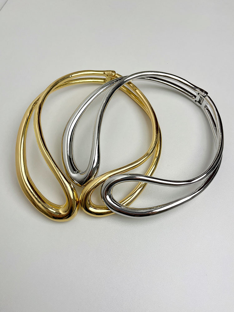 Heavy Industry Minimalist Metal Geometric Spring Collar Necklace - High-End Clavicle Chain for Women in Cold Style Heavy Industry Minimalist Metal Geometric Spring Collar Necklace - High-End Clavicle Chain for Women in Cold Style