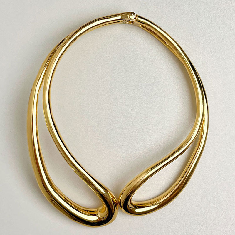 Heavy Industry Minimalist Metal Geometric Spring Collar Necklace - High-End Clavicle Chain for Women in Cold Style Heavy Industry Minimalist Metal Geometric Spring Collar Necklace - High-End Clavicle Chain for Women in Cold Style