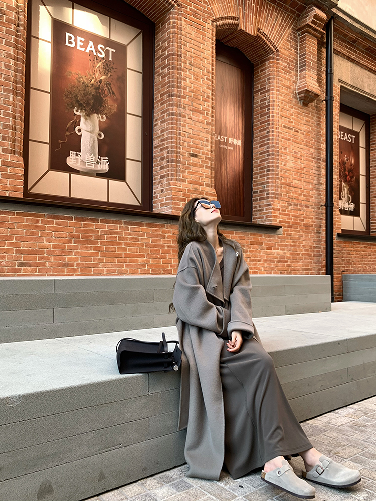 Heavyweight Double-Sided Wool Coat for Women - Vintage-Inspired Manchester Style for Winter Heavyweight Double-Sided Wool Coat for Women - Vintage-Inspired Manchester Style for Winter