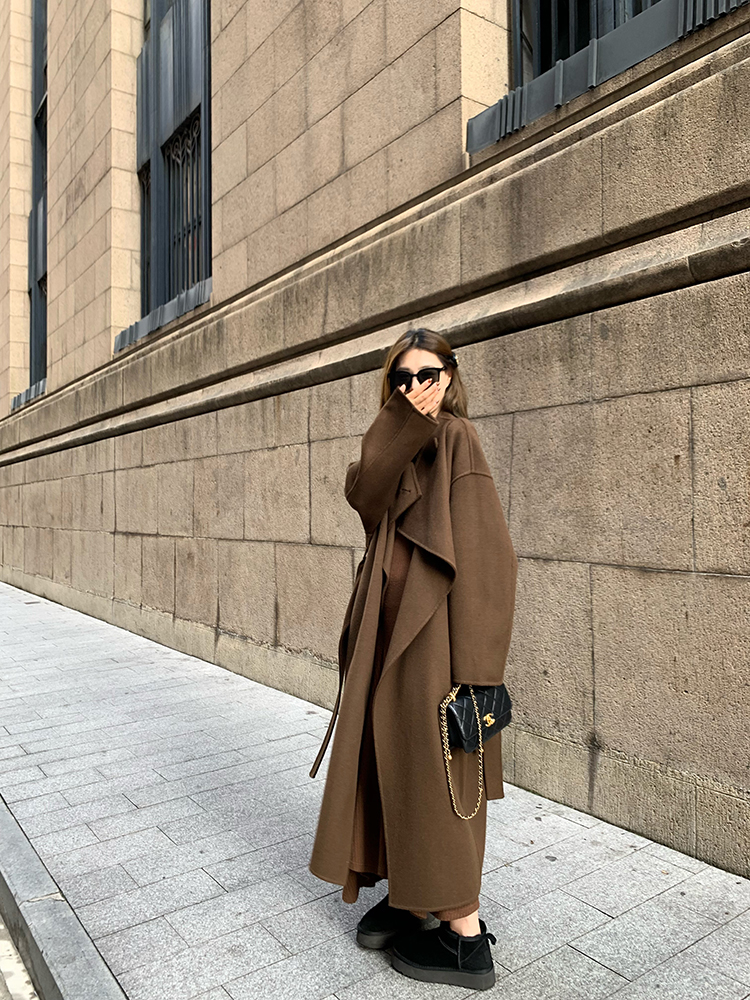 Heavyweight Double-Sided Wool Coat for Women - Vintage-Inspired Manchester Style for Winter Heavyweight Double-Sided Wool Coat for Women - Vintage-Inspired Manchester Style for Winter