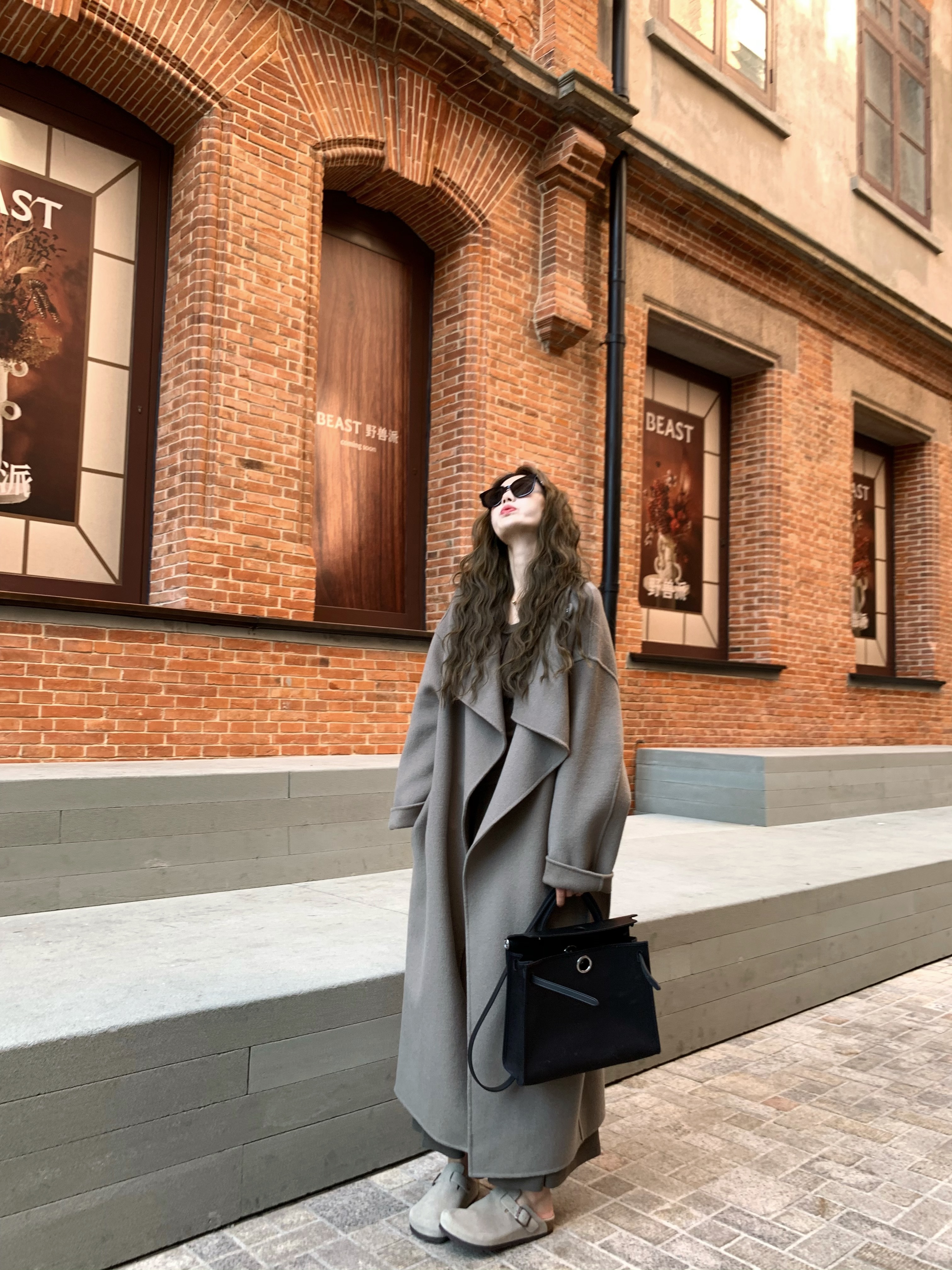 Heavyweight Double-Sided Wool Coat for Women - Vintage-Inspired Manchester Style for Winter Heavyweight Double-Sided Wool Coat for Women - Vintage-Inspired Manchester Style for Winter