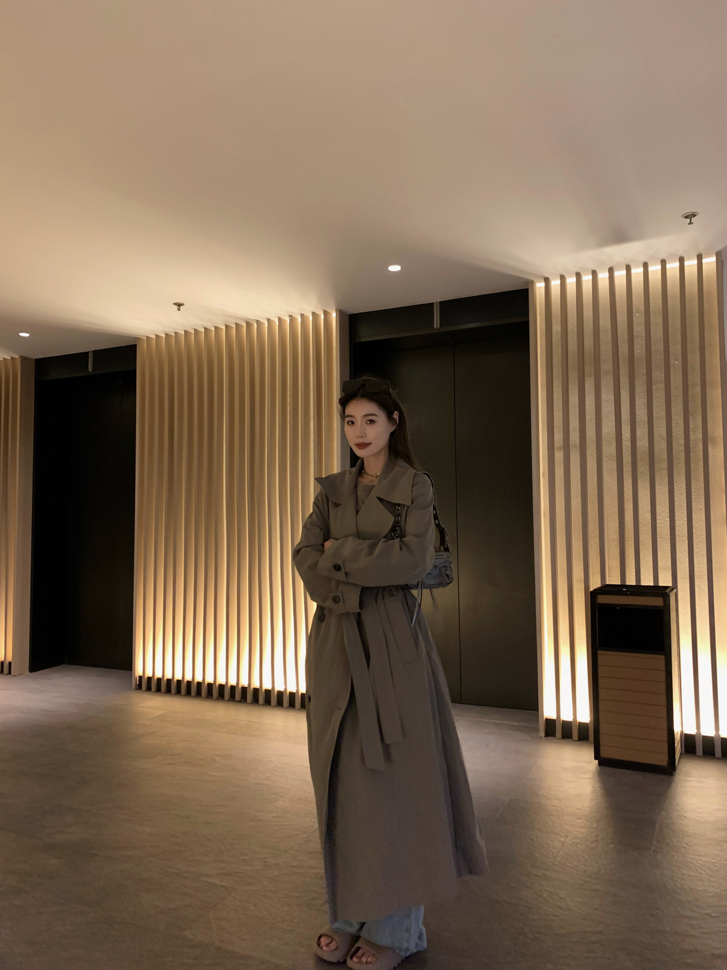High-Definition Tailored Lapel Coat in Morning Fog - Slightly Wrinkled Loose Silhouette Windbreaker for a Chic Y2K Style High-Definition Tailored Lapel Coat in Morning Fog - Slightly Wrinkled Loose Silhouette Windbreaker for a Chic Y2K Style