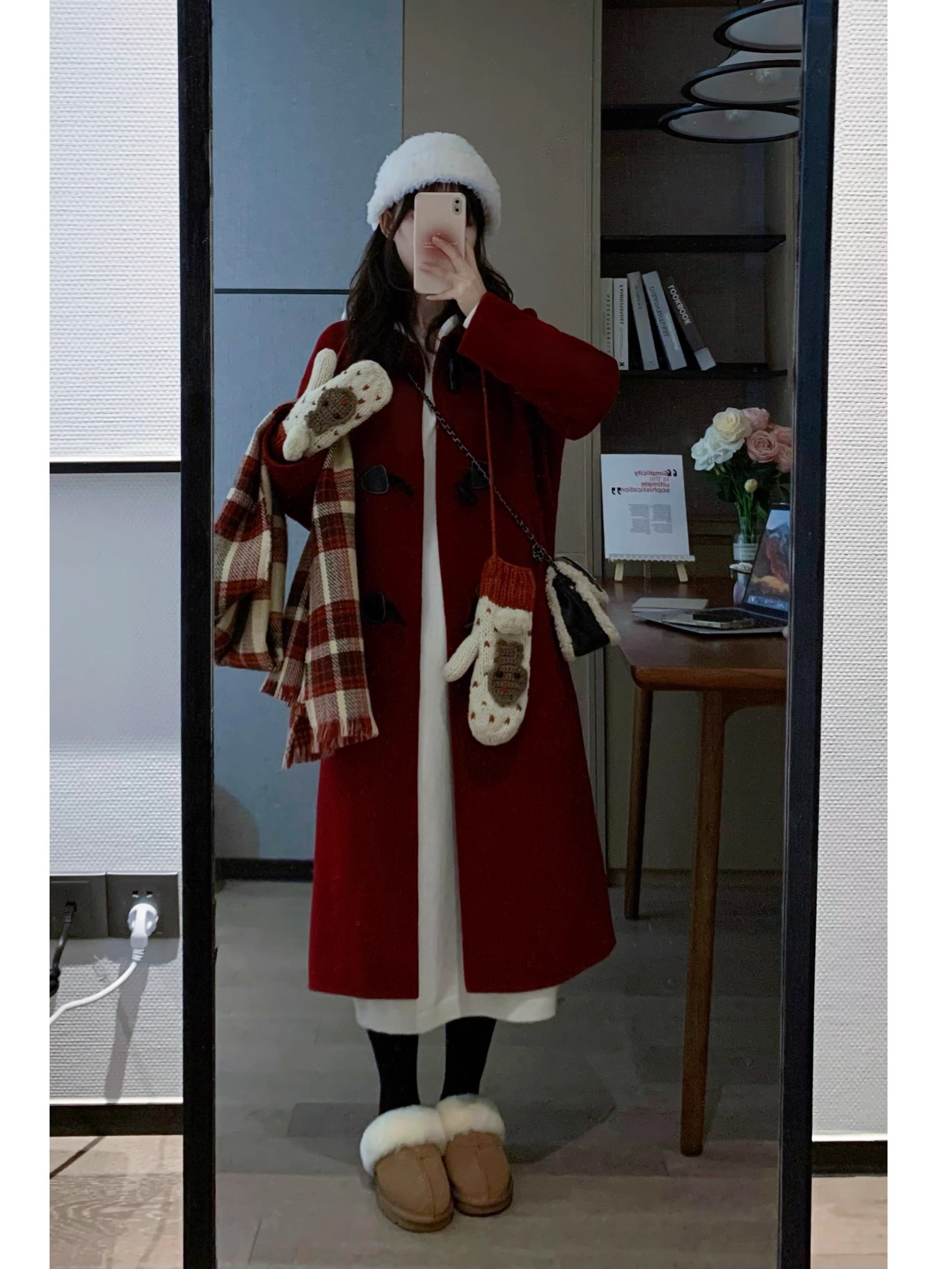 High-End Chinese Style Thick Red Woolen Coat for Women - Slimming Winter Outfit for Christmas Celebrations High-End Chinese Style Thick Red Woolen Coat for Women - Slimming Winter Outfit for Christmas Celebrations