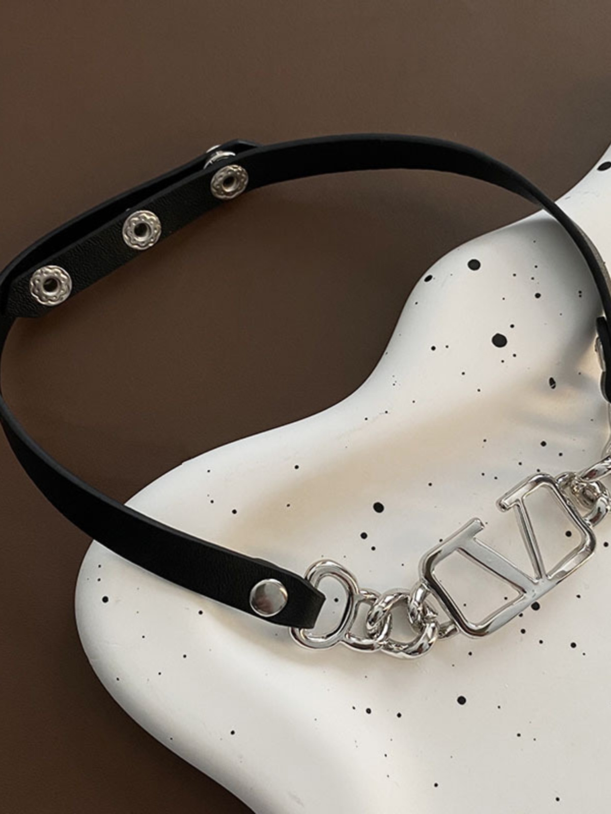 High-End Clavicle Chain V-Spliced Light Luxury Choker Necklace for Women - Sweet Cool Collar in Niche Cold Style High-End Clavicle Chain V-Spliced Light Luxury Choker Necklace for Women - Sweet Cool Collar in Niche Cold Style