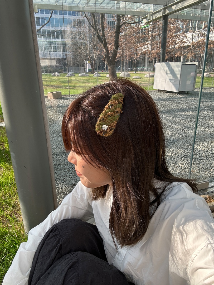 High-End Creative Wool Fabric Hair Clip - Kurishima Music Box Design, Unique Edge Clip, Stylish Spring Hair Accessory High-End Creative Wool Fabric Hair Clip - Kurishima Music Box Design, Unique Edge Clip, Stylish Spring Hair Accessory