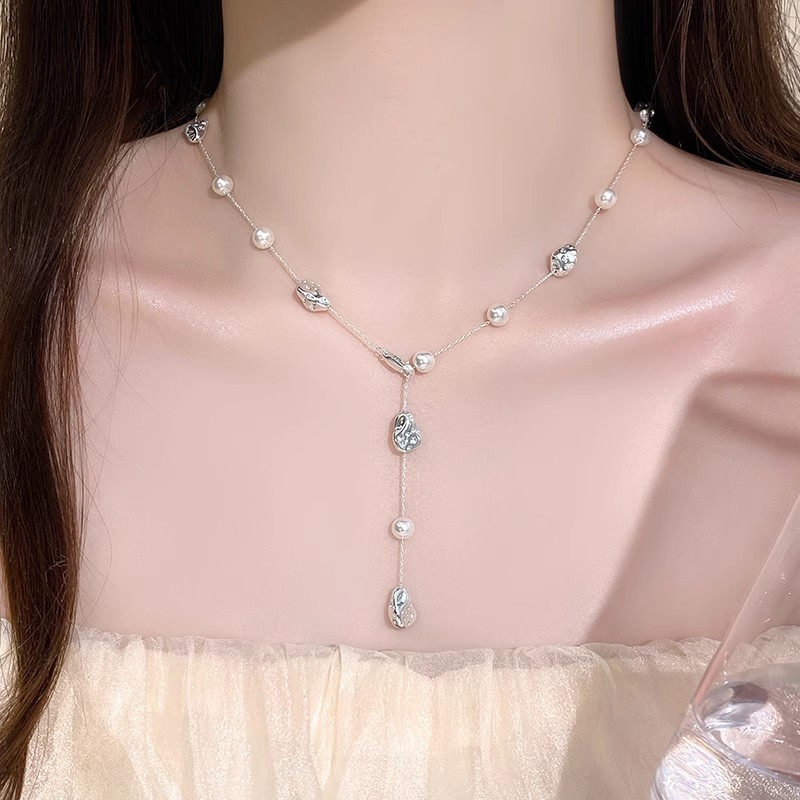 High-End Double-Layer Wrapped Pearl Necklace for Women - Versatile Beaded Collarbone Chain, Elegant Niche Fashion Accessory High-End Double-Layer Wrapped Pearl Necklace for Women - Versatile Beaded Collarbone Chain, Elegant Niche Fashion Accessory