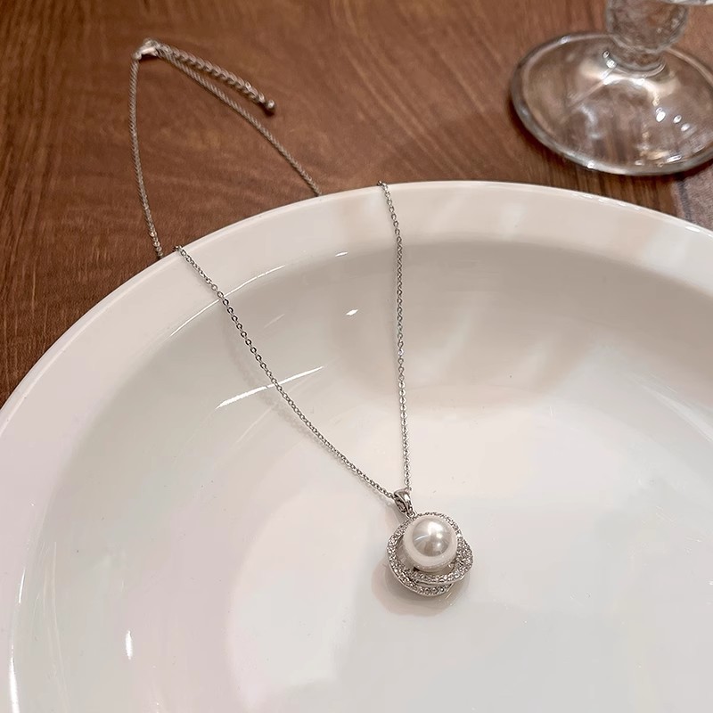 High-End Double-Layer Wrapped Pearl Necklace for Women - Versatile Beaded Collarbone Chain, Elegant Niche Fashion Accessory High-End Double-Layer Wrapped Pearl Necklace for Women - Versatile Beaded Collarbone Chain, Elegant Niche Fashion Accessory