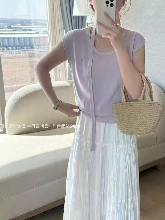 High-End European Women's Short Sleeve Knit Top with Unique Design, Stylish Thin Fabric, Distinctive Fashion for a Chic Look High-End European Women's Short Sleeve Knit Top with Unique Design, Stylish Thin Fabric, Distinctive Fashion for a Chic Look