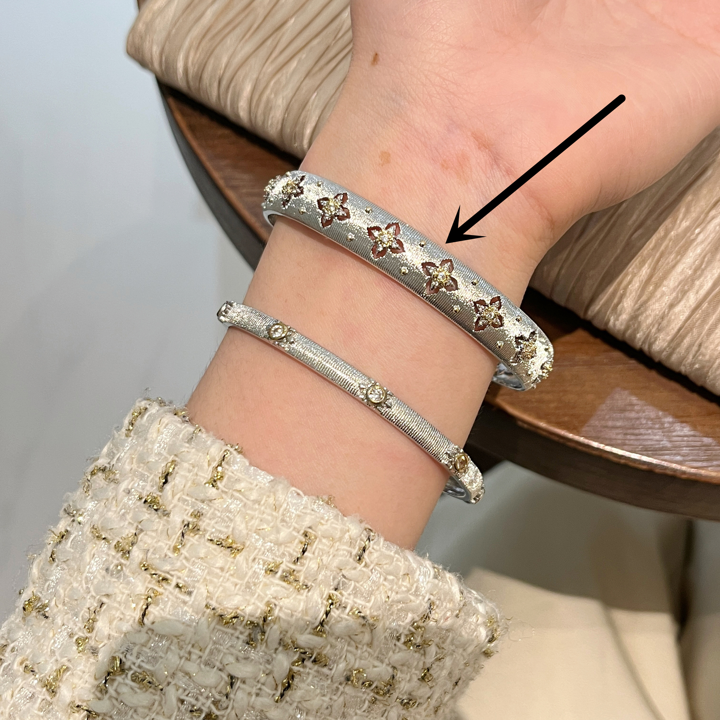 High-End Floral Wreath Bracelet for Women, 18K Gold-Plated Diamond-Inlaid Bangle, Italian Court Style, Luxury Trend Accessory High-End Floral Wreath Bracelet for Women, 18K Gold-Plated Diamond-Inlaid Bangle, Italian Court Style, Luxury Trend Accessory