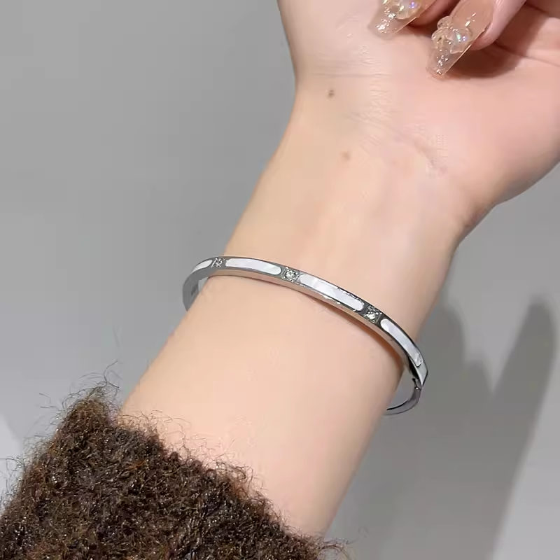 High-End Floral Wreath Bracelet for Women, 18K Gold-Plated Diamond-Inlaid Bangle, Italian Court Style, Luxury Trend Accessory High-End Floral Wreath Bracelet for Women, 18K Gold-Plated Diamond-Inlaid Bangle, Italian Court Style, Luxury Trend Accessory