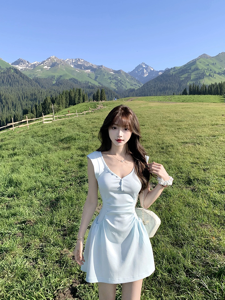 High-End French-Style White V-Neck Dress for Women - Sleeveless, Fitted Waist, Short Summer Vacation Dress High-End French-Style White V-Neck Dress for Women - Sleeveless, Fitted Waist, Short Summer Vacation Dress