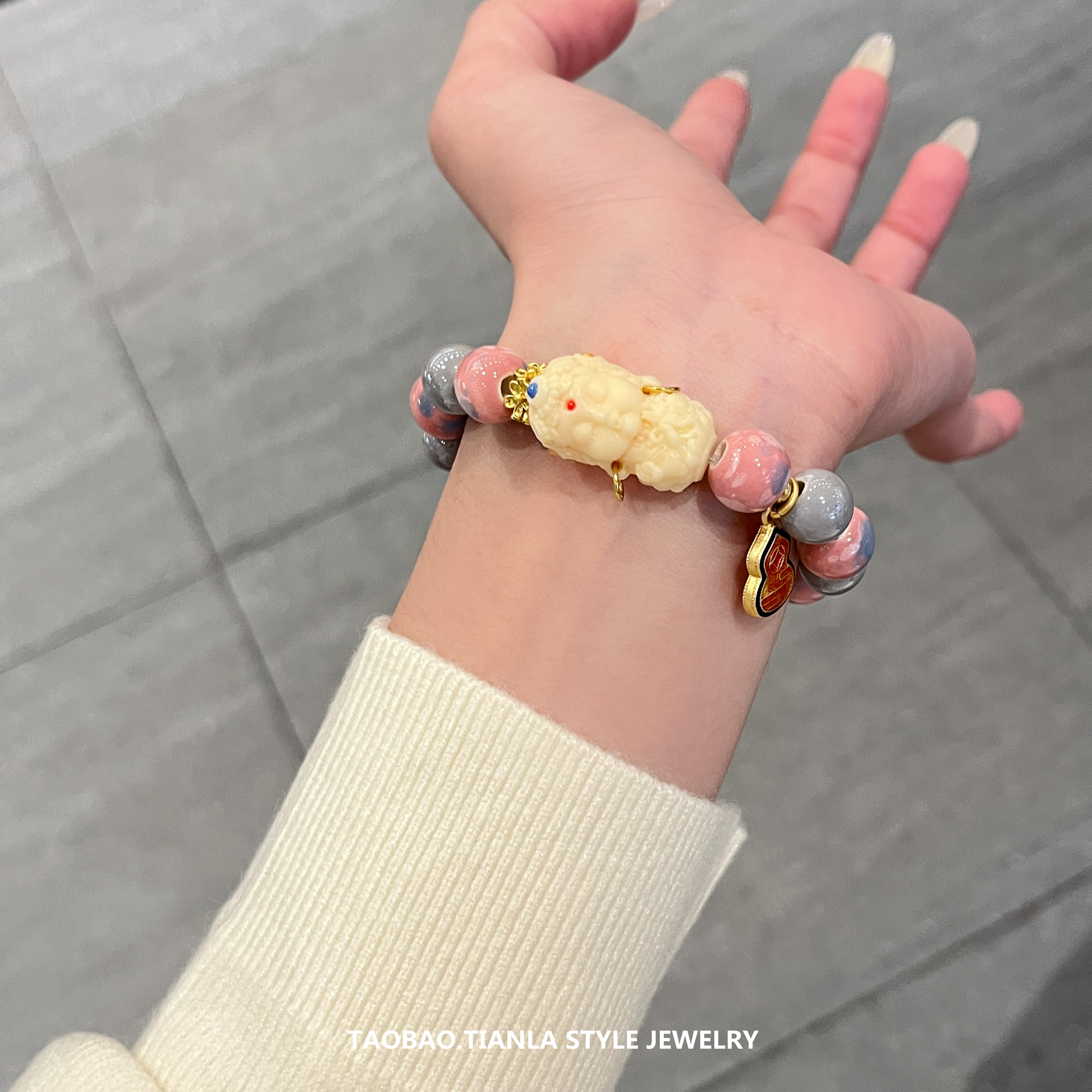 High-End Glass Bead Bracelet for Women, Bodhi Sandalwood Hand Accessory, Perfect Gift for Best Friend's Birthday, Boho Style High-End Glass Bead Bracelet for Women, Bodhi Sandalwood Hand Accessory, Perfect Gift for Best Friend's Birthday, Boho Style