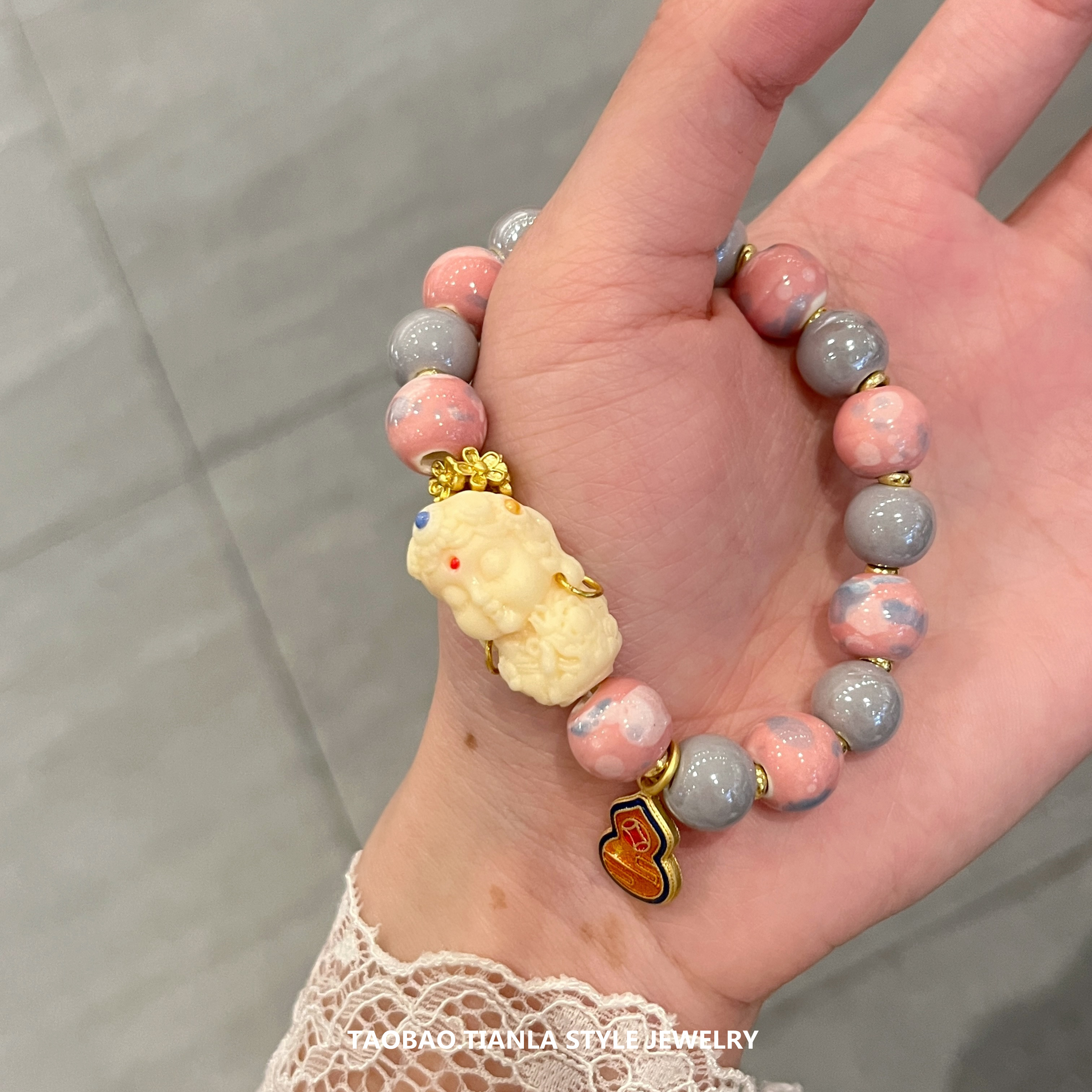 High-End Glass Bead Bracelet for Women, Bodhi Sandalwood Hand Accessory, Perfect Gift for Best Friend's Birthday, Boho Style High-End Glass Bead Bracelet for Women, Bodhi Sandalwood Hand Accessory, Perfect Gift for Best Friend's Birthday, Boho Style