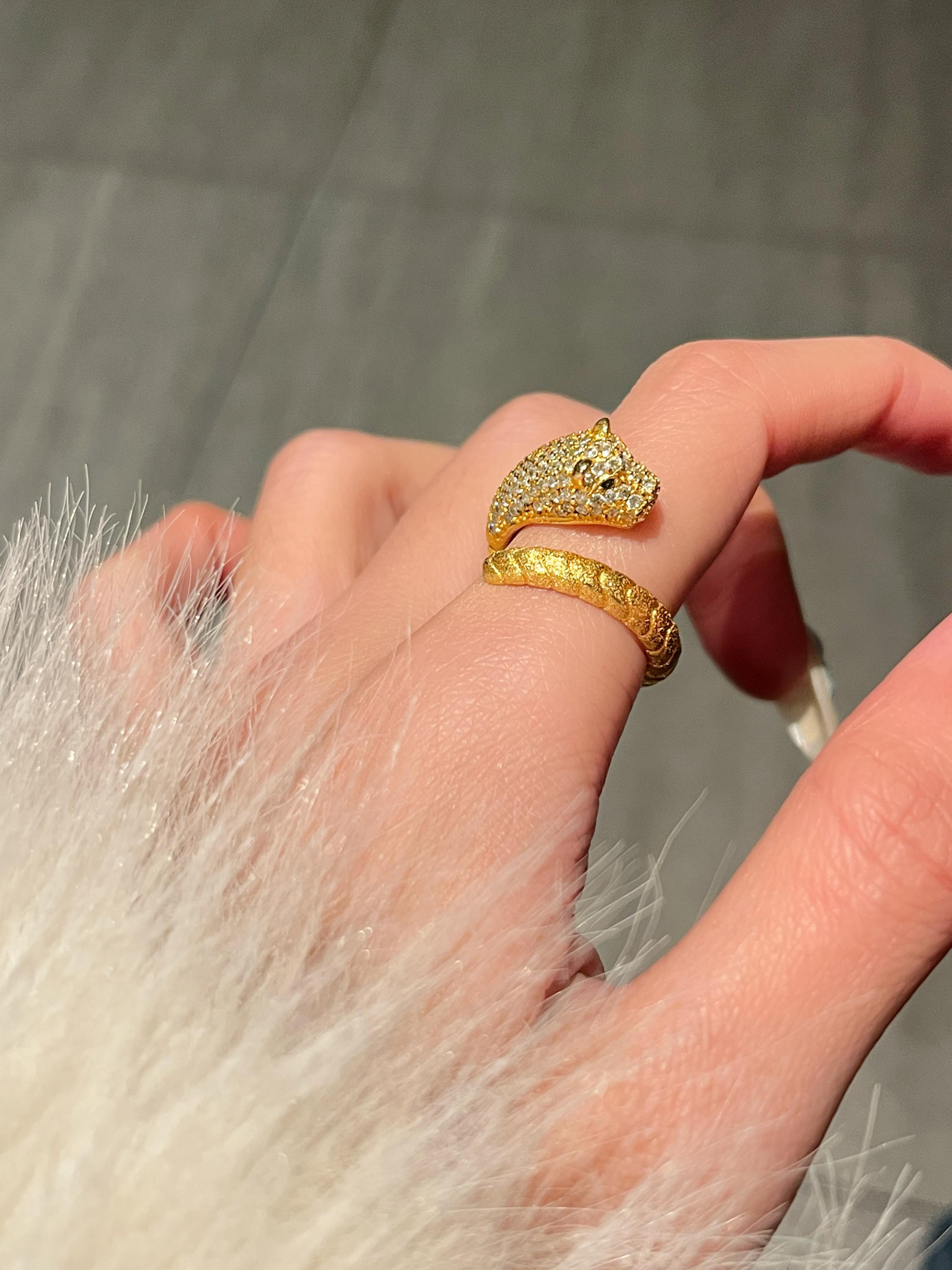 High-End Gold Leopard Ring for Women - Luxurious Old Money Style, Unique Design, Fashionable Light Luxury Index Finger Ring High-End Gold Leopard Ring for Women - Luxurious Old Money Style, Unique Design, Fashionable Light Luxury Index Finger Ring