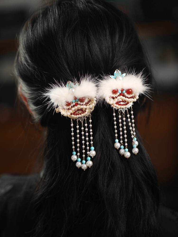 High-End Hanfu Girls' Fluffy Hair Clips - Cute Lion Dance Hairpins, Ancient Style Hair Accessories for Autumn & Winter 2025 High-End Hanfu Girls' Fluffy Hair Clips - Cute Lion Dance Hairpins, Ancient Style Hair Accessories for Autumn & Winter 2025
