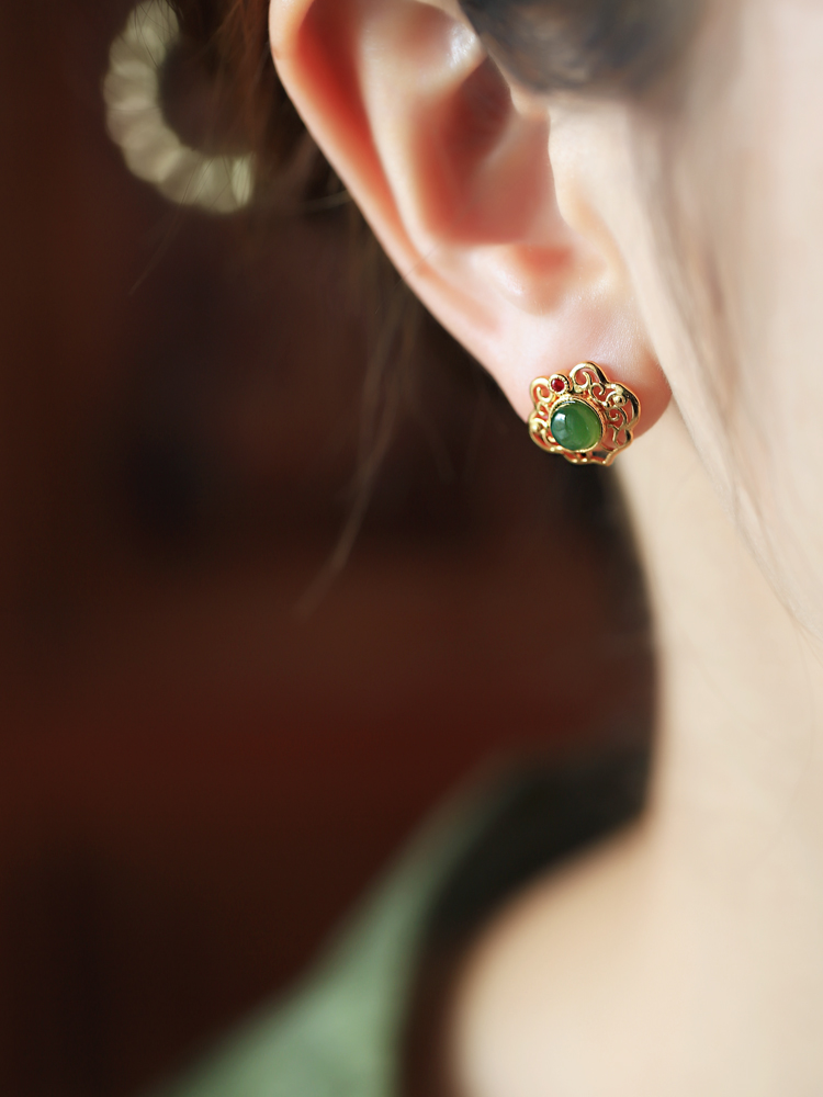 High-End Jade Stone Stud Earrings for Women, Hetian Jade & Jadeite, 18K Gold-Plated, Chinese Style, Elegant Auspicious Lock Design High-End Jade Stone Stud Earrings for Women, Hetian Jade & Jadeite, 18K Gold-Plated, Chinese Style, Elegant Auspicious Lock Design