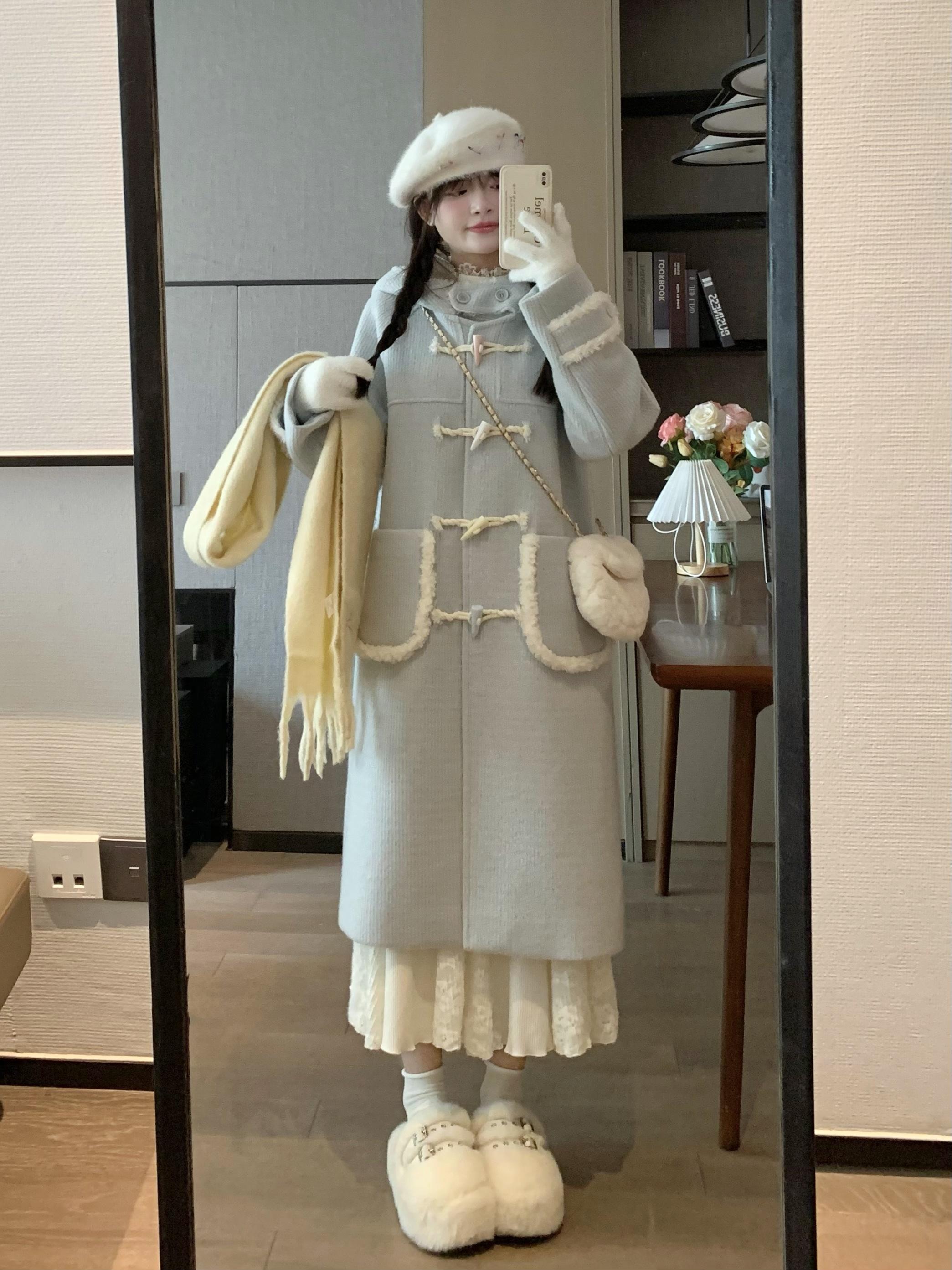 High-End Korean Style Mid-Length Coat for Women in Blue Wool with Horn Buttons - Elegant Autumn and Winter Outerwear High-End Korean Style Mid-Length Coat for Women in Blue Wool with Horn Buttons - Elegant Autumn and Winter Outerwear