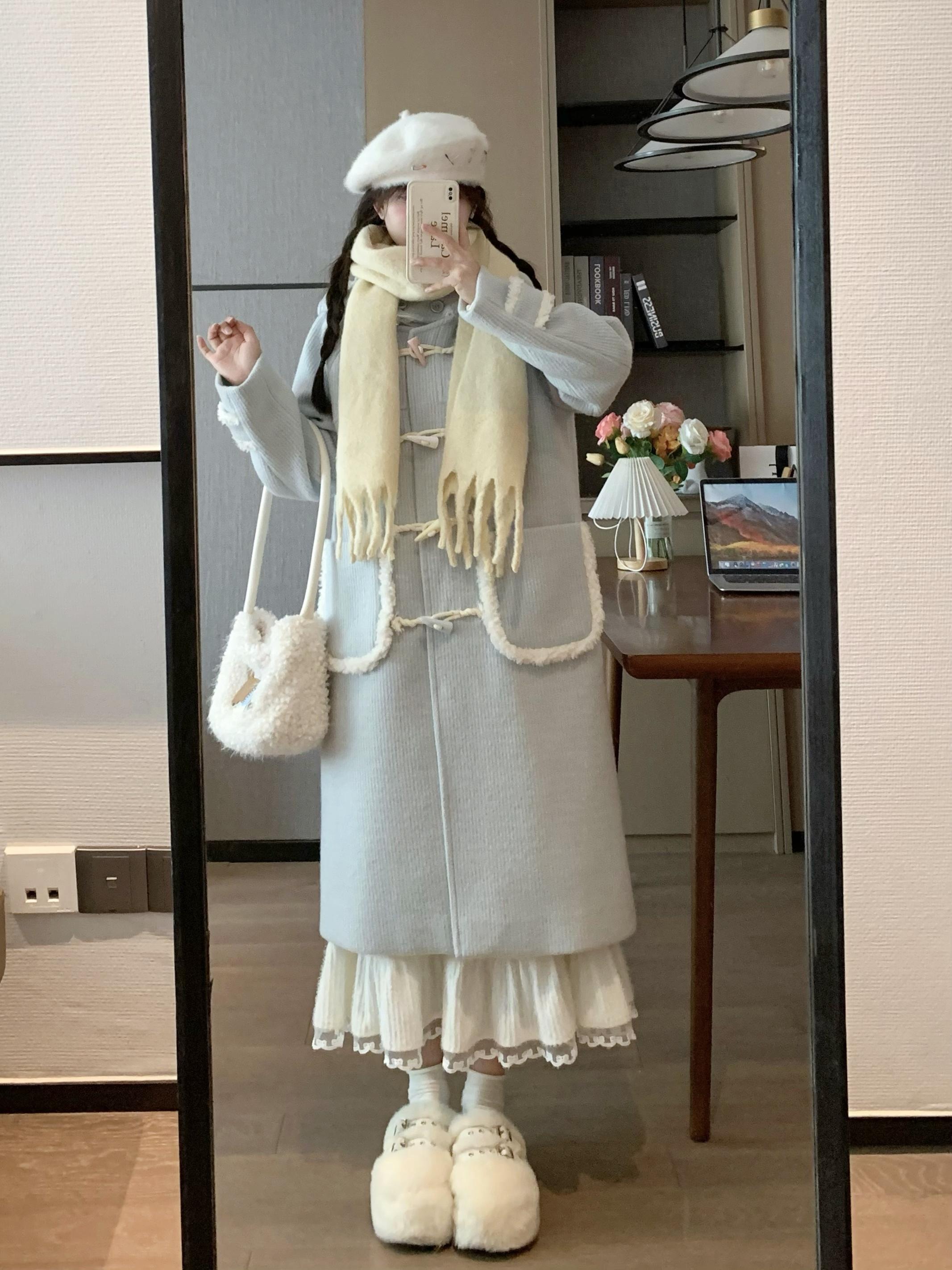 High-End Korean Style Mid-Length Coat for Women in Blue Wool with Horn Buttons - Elegant Autumn and Winter Outerwear High-End Korean Style Mid-Length Coat for Women in Blue Wool with Horn Buttons - Elegant Autumn and Winter Outerwear