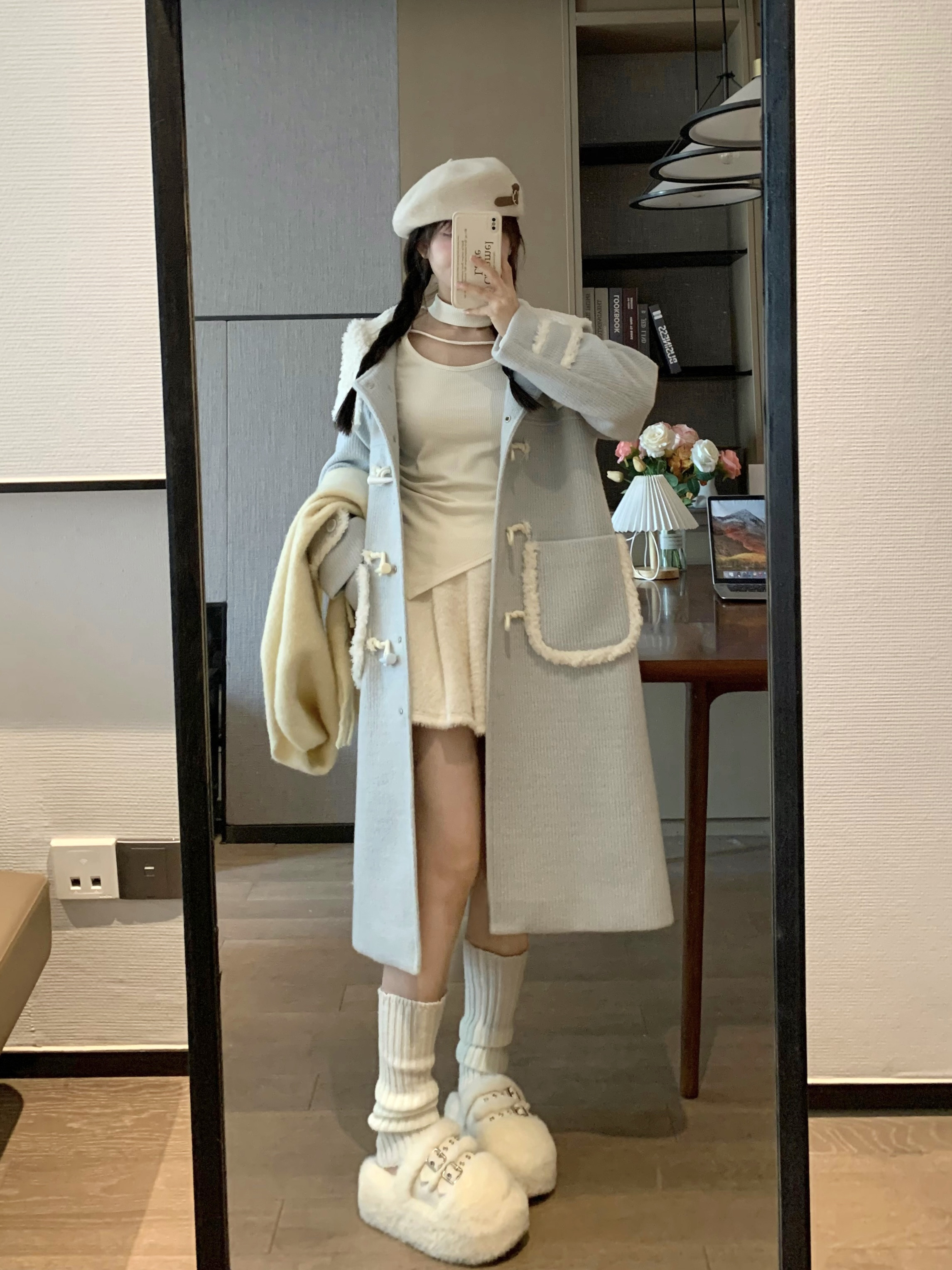 High-End Korean Style Mid-Length Coat for Women in Blue Wool with Horn Buttons - Elegant Autumn and Winter Outerwear High-End Korean Style Mid-Length Coat for Women in Blue Wool with Horn Buttons - Elegant Autumn and Winter Outerwear