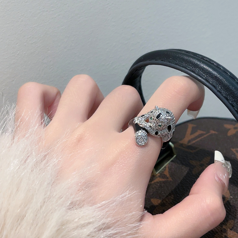 High-End Leopard Ring for Women, Diamond-Inlaid, Fashionable and Personalized, Trendy Light Luxury Design, Micro-Inlaid Zircon Statement Ring High-End Leopard Ring for Women, Diamond-Inlaid, Fashionable and Personalized, Trendy Light Luxury Design, Micro-Inlaid Zircon Statement Ring