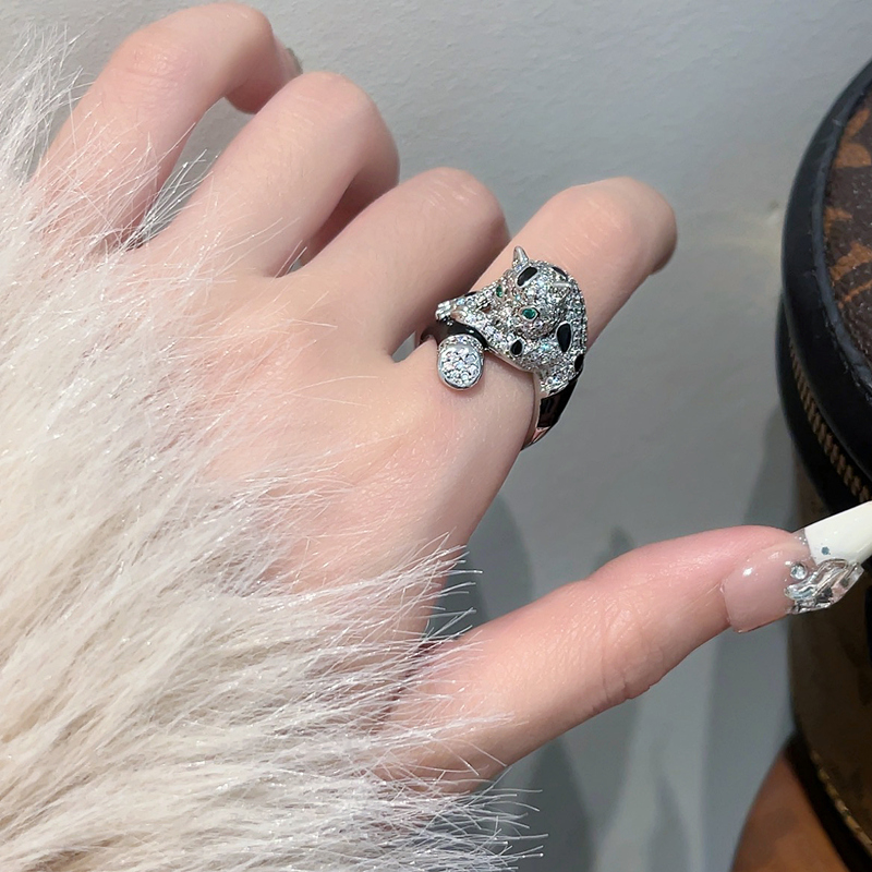 High-End Leopard Ring for Women, Diamond-Inlaid, Fashionable and Personalized, Trendy Light Luxury Design, Micro-Inlaid Zircon Statement Ring