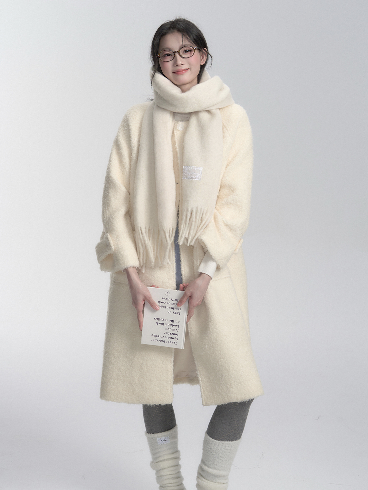 High-End Long Wool Coat for Winter, Original Design, Chic and Elegant Outerwear, Perfect for Cold Weather Fashion
