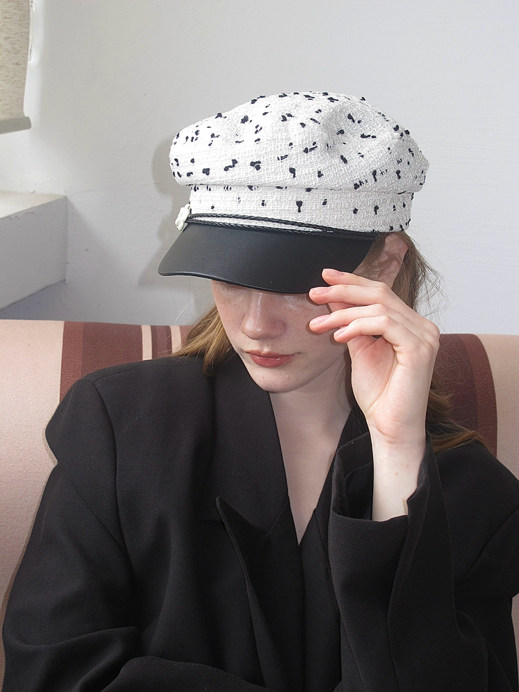 High-End Navy Leather-Brimmed Duckbill Cap - Women's Spring Beret with Small Camellia Button Detail High-End Navy Leather-Brimmed Duckbill Cap - Women's Spring Beret with Small Camellia Button Detail