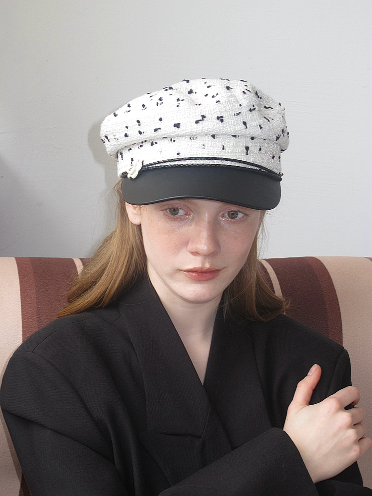 High-End Navy Leather-Brimmed Duckbill Cap - Women's Spring Beret with Small Camellia Button Detail