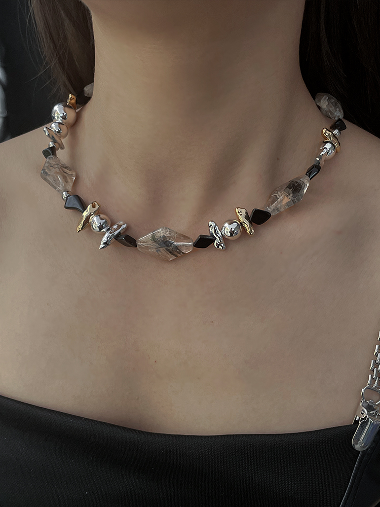 High-End Neutral Punk Irregular Beaded Necklace - Y2K Clavicle Chain with Unique Niche Design for a Cool Personality High-End Neutral Punk Irregular Beaded Necklace - Y2K Clavicle Chain with Unique Niche Design for a Cool Personality