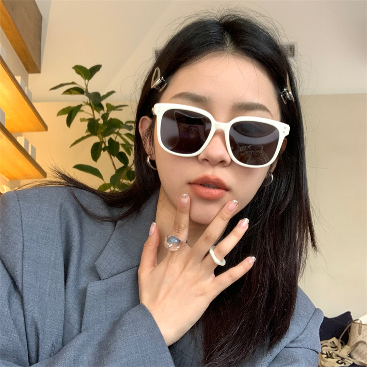 High-End Oversized White Polarized Sunglasses for Women - Slimming Large Face, UV Protection, Trendy Summer Style High-End Oversized White Polarized Sunglasses for Women - Slimming Large Face, UV Protection, Trendy Summer Style