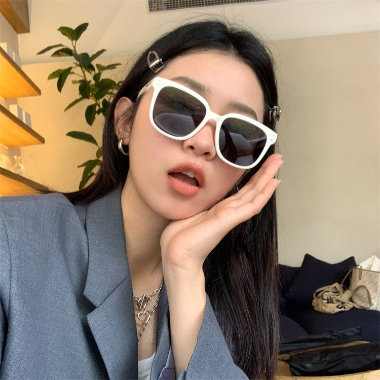High-End Oversized White Polarized Sunglasses for Women - Slimming Large Face, UV Protection, Trendy Summer Style