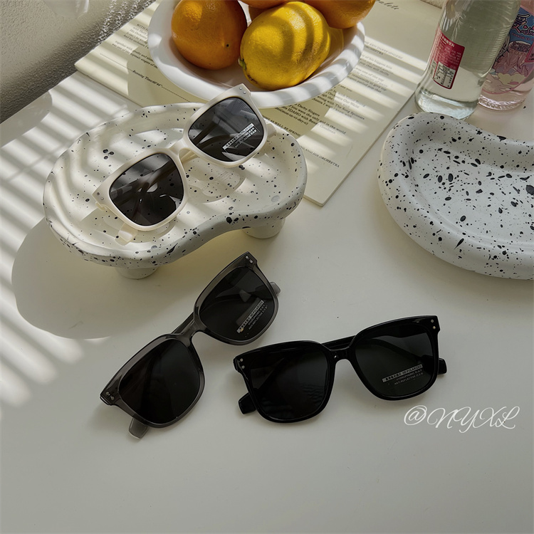 High-End Oversized White Polarized Sunglasses for Women - Slimming Large Face, UV Protection, Trendy Summer Style High-End Oversized White Polarized Sunglasses for Women - Slimming Large Face, UV Protection, Trendy Summer Style