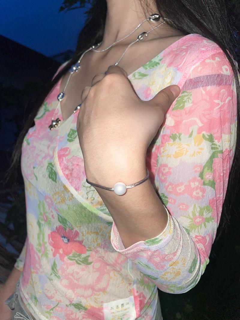 High-End Pearl Bangle Bracelet for Women, Personalized Daily Commuting Jewelry, Unique Niche Design High-End Pearl Bangle Bracelet for Women, Personalized Daily Commuting Jewelry, Unique Niche Design