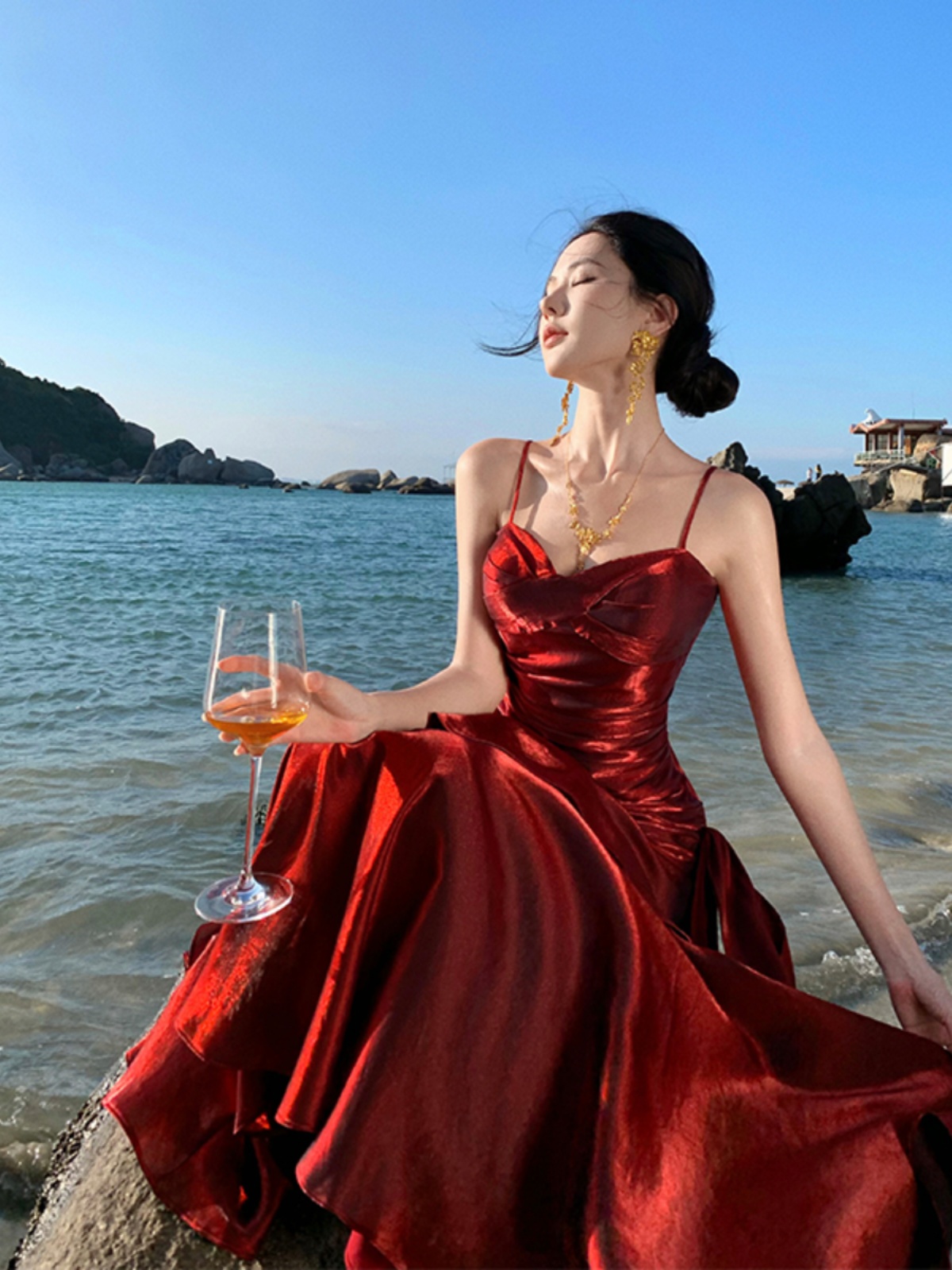 High-End Red Spaghetti Strap Bridesmaid Dress - Long Formal Wedding Banquet Toast Gown with Waist-Cinching Design for Summer Events High-End Red Spaghetti Strap Bridesmaid Dress - Long Formal Wedding Banquet Toast Gown with Waist-Cinching Design for Summer Events