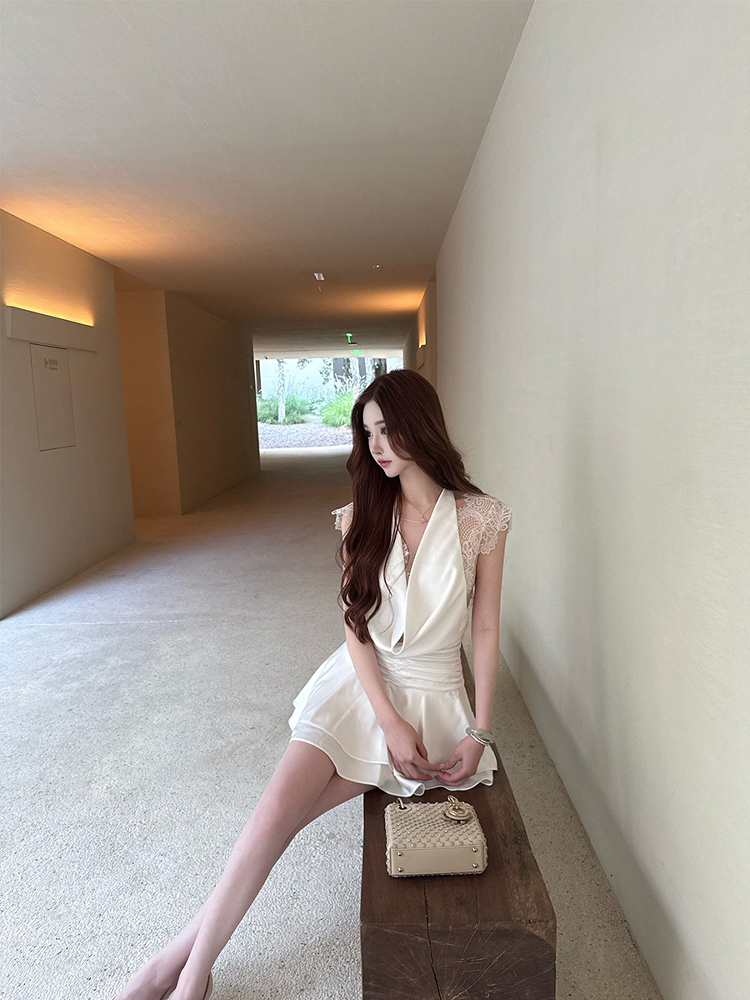 High-End Socialite Style Lace Dress - Moon Vera Canary Short Camisole with Deep V Design, Perfect for 90s and Y2K Fashion Lovers High-End Socialite Style Lace Dress - Moon Vera Canary Short Camisole with Deep V Design, Perfect for 90s and Y2K Fashion Lovers