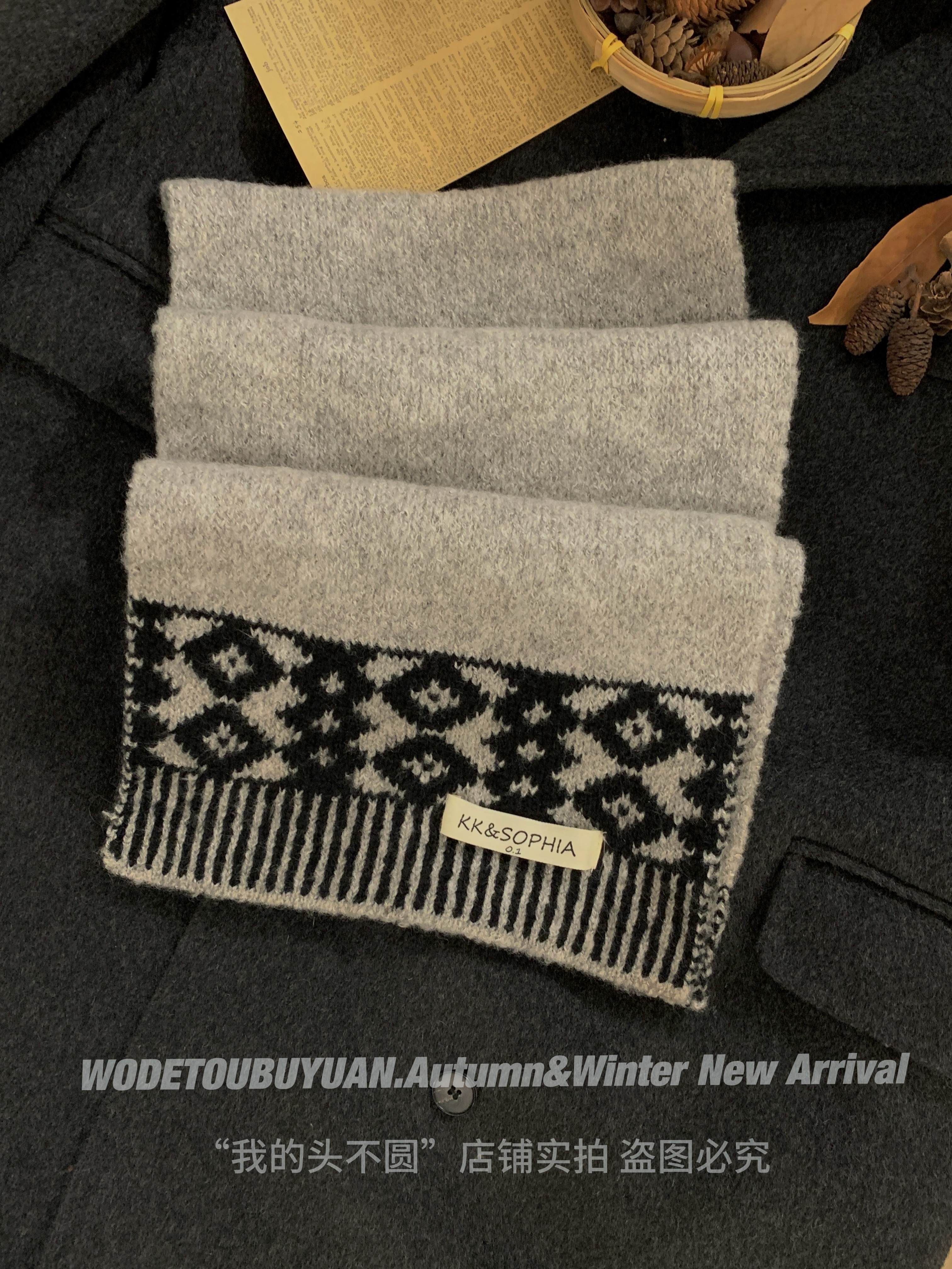 High-End Thick Knitted Scarf for Women - 'My Head is Not Round' Atmosphere, 2025 Autumn Winter Style, Warm Neck Gaiter High-End Thick Knitted Scarf for Women - 'My Head is Not Round' Atmosphere, 2025 Autumn Winter Style, Warm Neck Gaiter