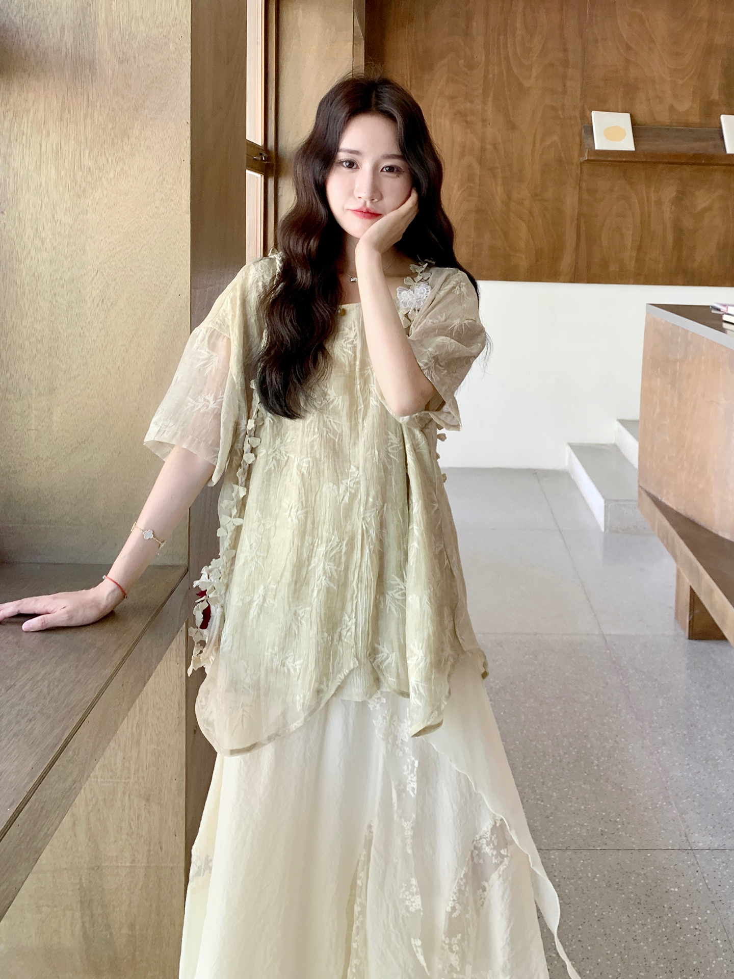 High-End Two-Piece Skirt Set for Women - Irregular Jacquard Top & Skirt - 2025 Summer Vacation Style High-End Two-Piece Skirt Set for Women - Irregular Jacquard Top & Skirt - 2025 Summer Vacation Style