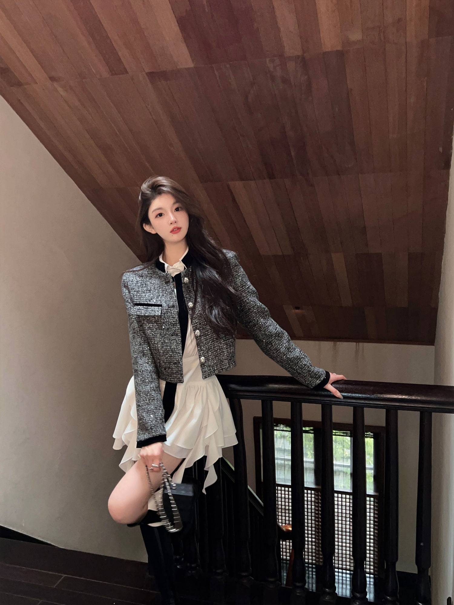 High-End White Long Sleeve Shirt Dress with Waist-Cinching Design - Trendy Autumn Winter Hot Girl Style with Slim Short Skirt High-End White Long Sleeve Shirt Dress with Waist-Cinching Design - Trendy Autumn Winter Hot Girl Style with Slim Short Skirt