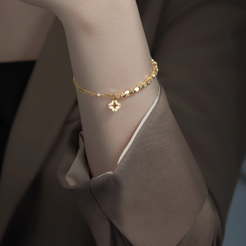 High-End Women's Four-Leaf Clover Stacking Bracelet - Elegant Parisian Designer Style High-End Women's Four-Leaf Clover Stacking Bracelet - Elegant Parisian Designer Style