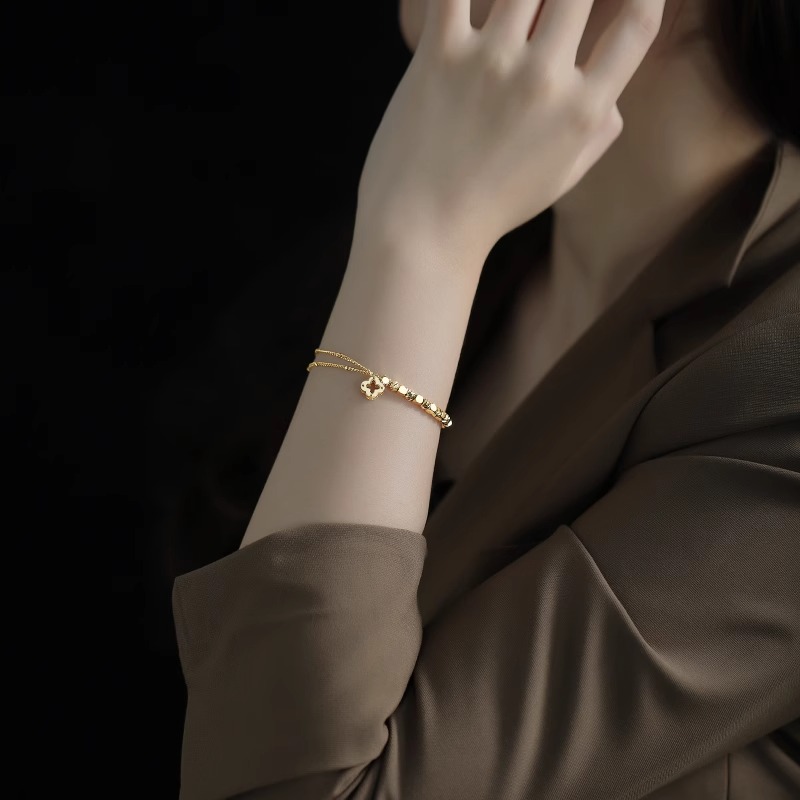 High-End Women's Four-Leaf Clover Stacking Bracelet - Elegant Parisian Designer Style High-End Women's Four-Leaf Clover Stacking Bracelet - Elegant Parisian Designer Style