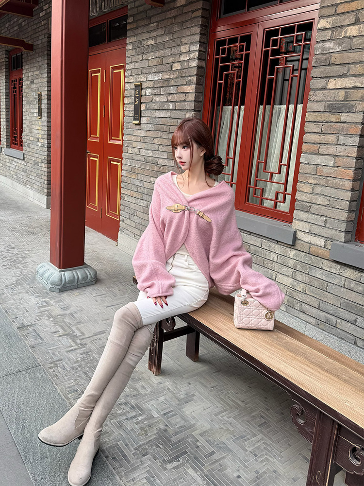 High-End Women's Pure Wool Shawl Coat - Artistic Design for Spring - Elegant and Stylish Outerwear
