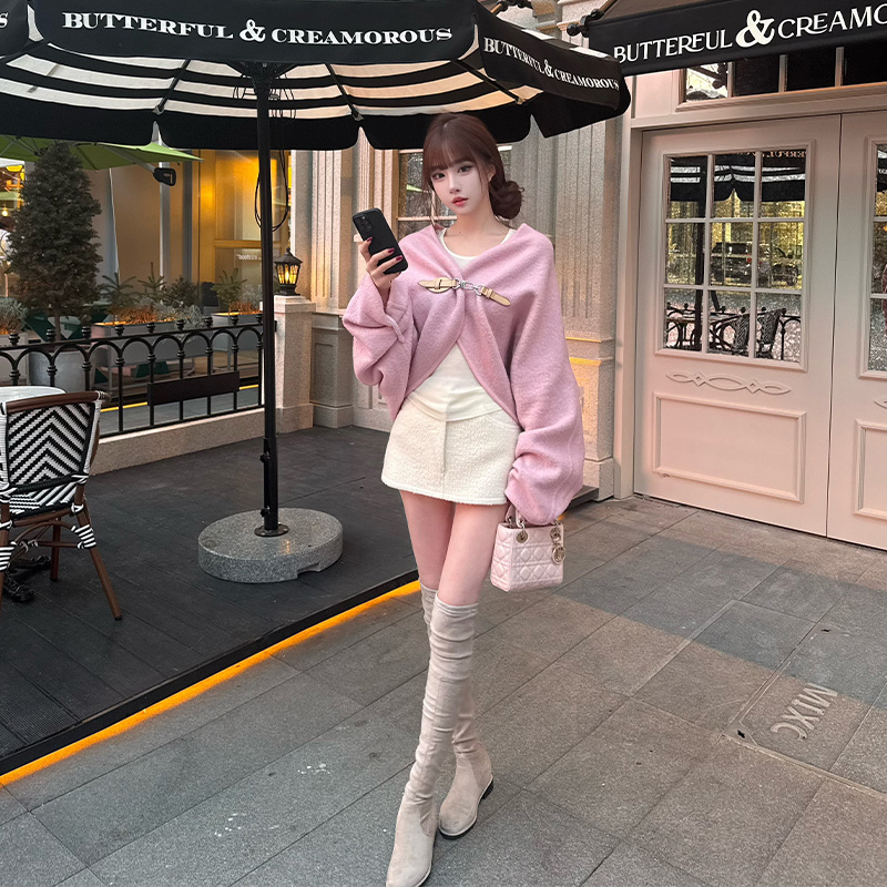 High-End Women's Pure Wool Shawl Coat - Artistic Design for Spring - Elegant and Stylish Outerwear