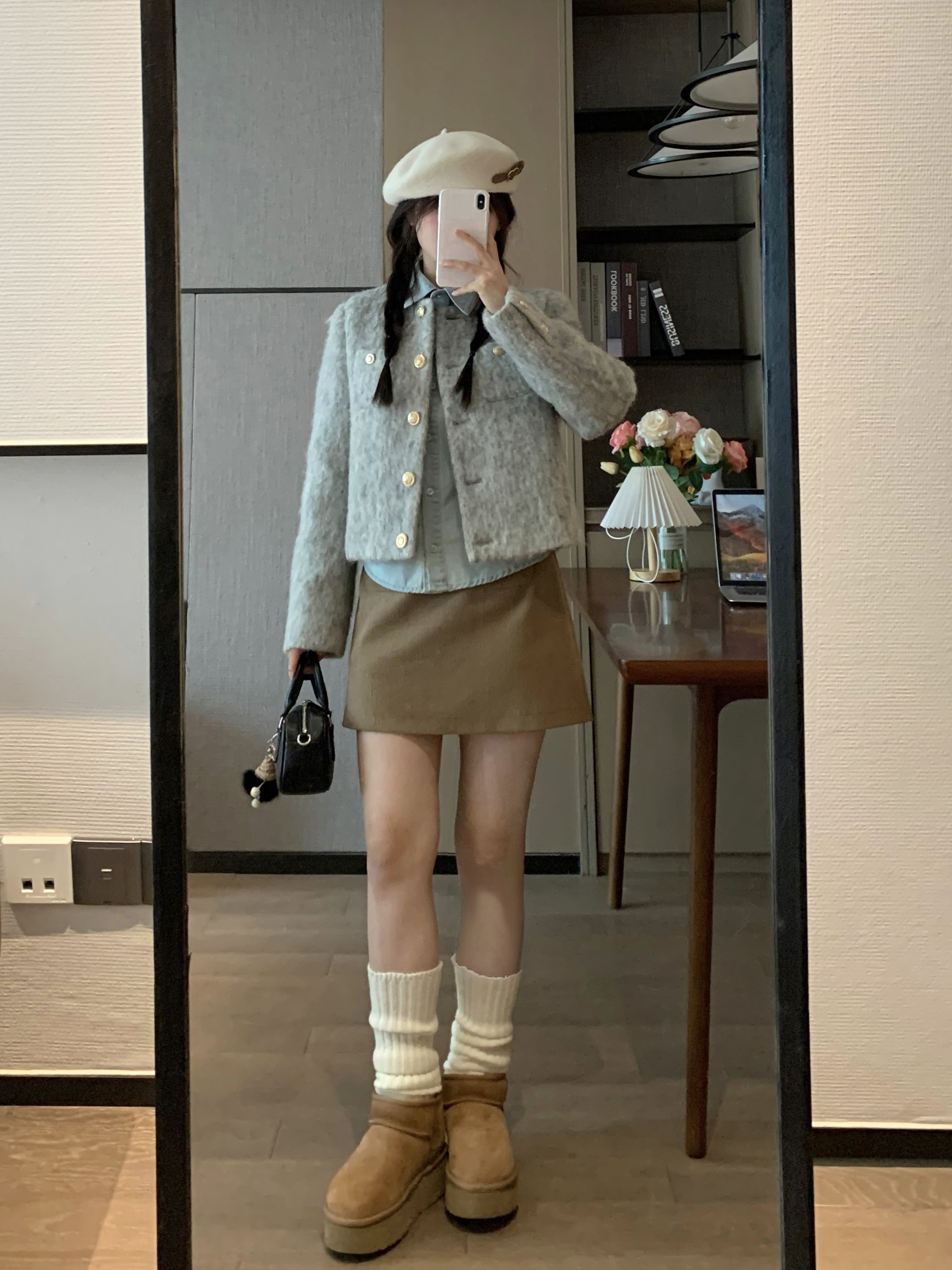 High-End Women's Slim Fit Gray Tweed Coat - Versatile Chanel-Style Outerwear for Early Spring Fashion High-End Women's Slim Fit Gray Tweed Coat - Versatile Chanel-Style Outerwear for Early Spring Fashion